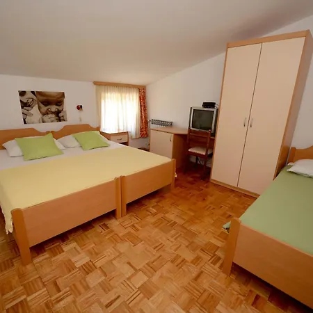 With Parking Space - Diklo, - 15338 Apartment Zadar