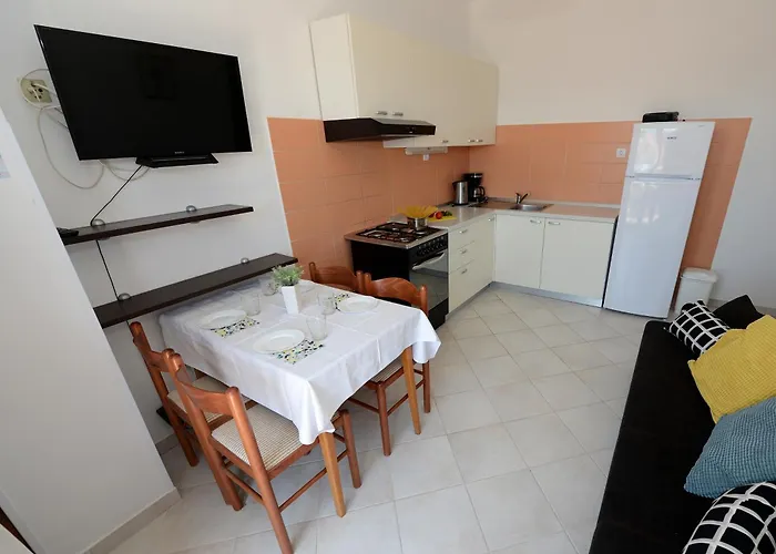 Lejlighed With Parking Space - Diklo, - 15338 *