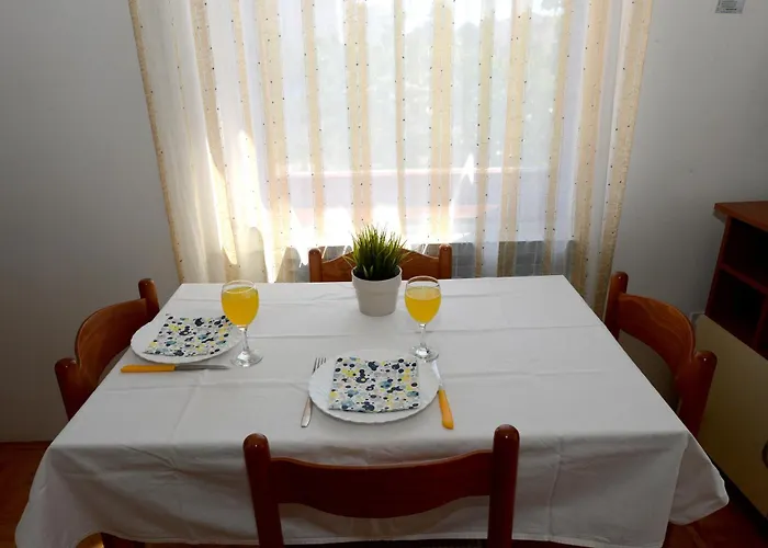 With Parking Space - Diklo, - 15338 Lejlighed *